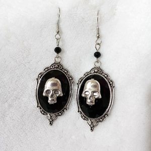 Gothic skull black silver tone